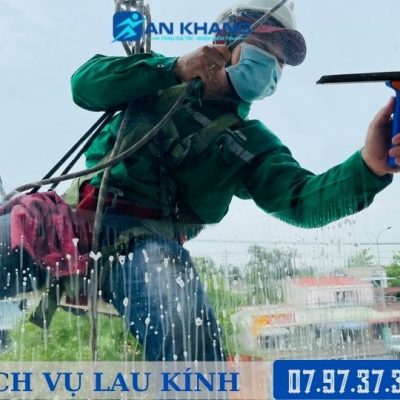 VỆ SINH LAU KÍNH TẠI THANH THỦY