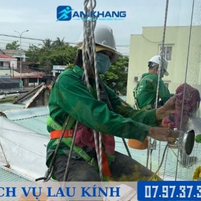 DỊCH VỤ VỆ SINH LAU KÍNH TẠI THANH SƠN